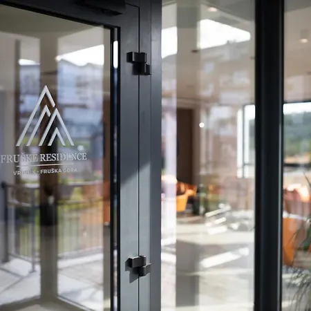 A 207-fruske 公寓 *