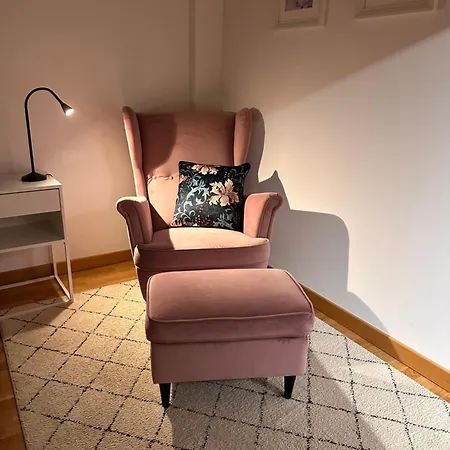 A 207-fruske Apartment