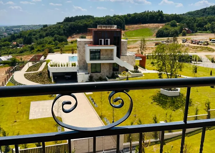 A 207-fruske Apartment